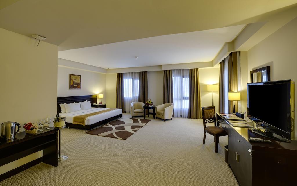 Monroe Hotel & Suites Manama Ngoại thất bức ảnh