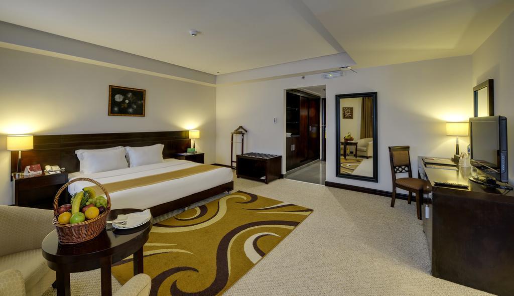 Monroe Hotel & Suites Manama Ngoại thất bức ảnh