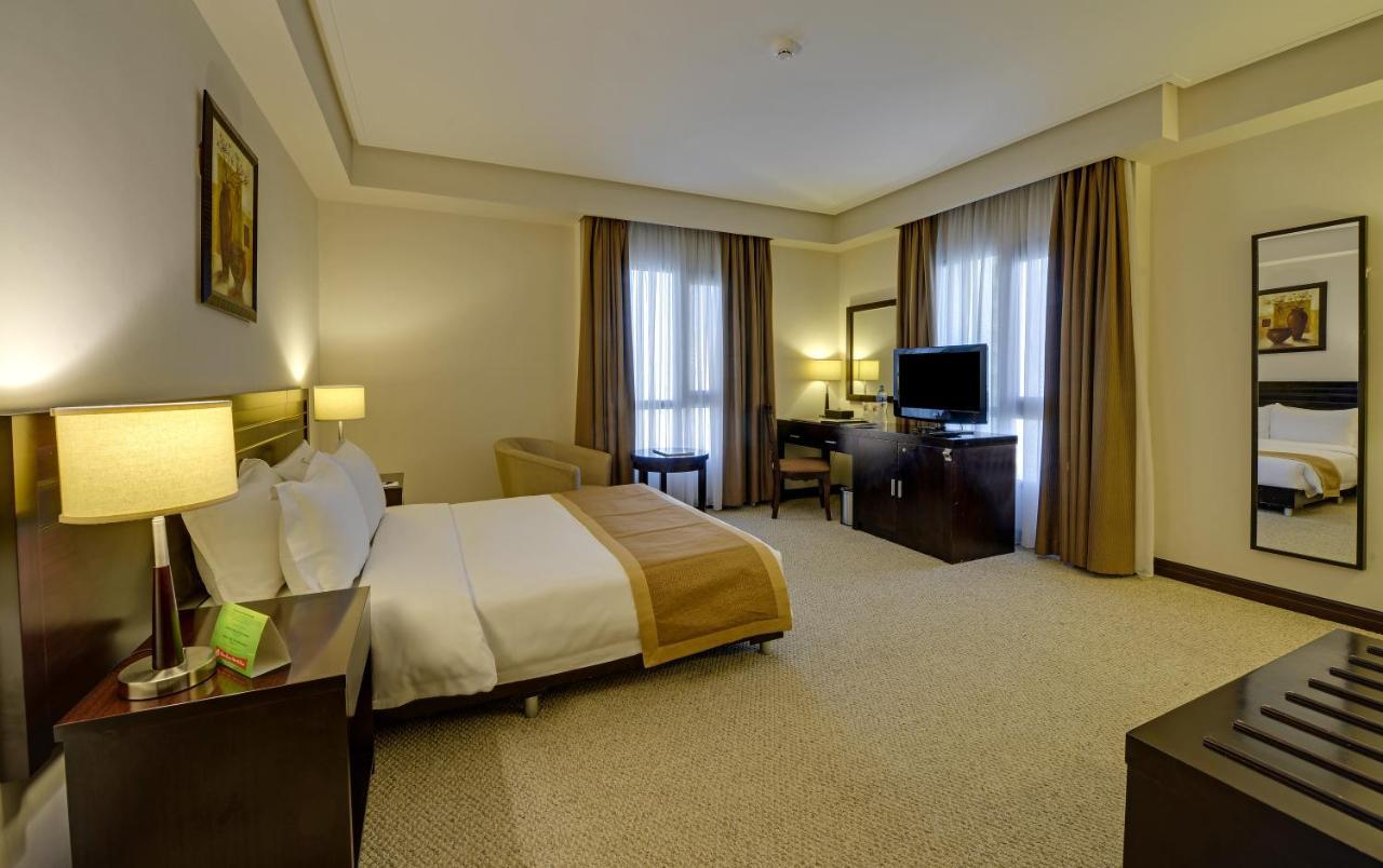 Monroe Hotel & Suites Manama Ngoại thất bức ảnh